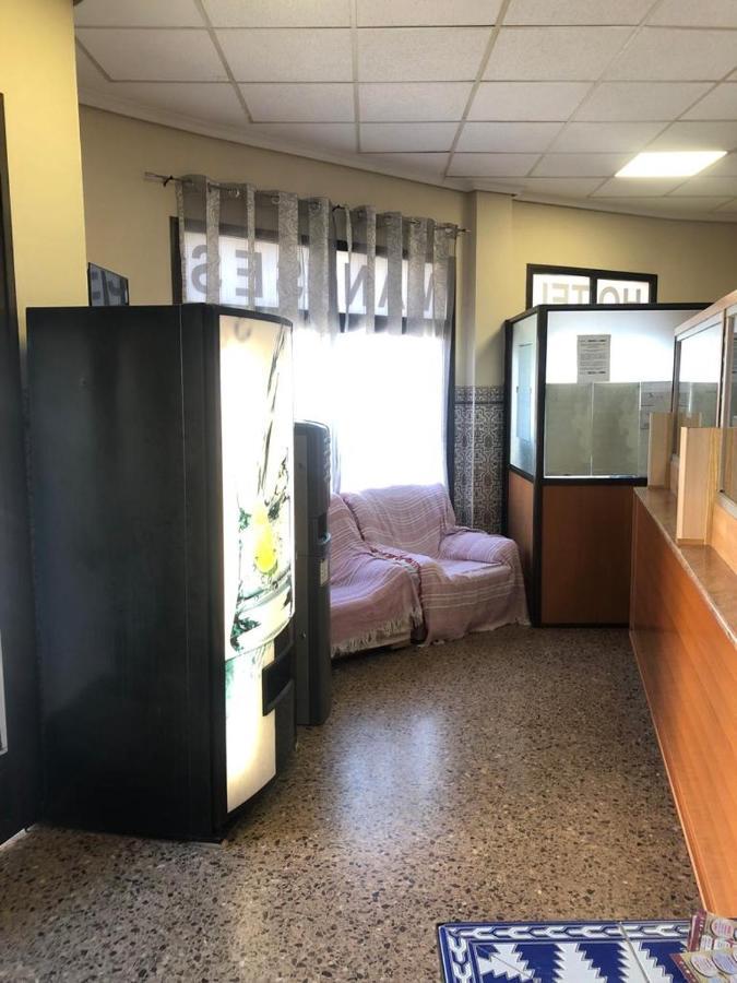 Hotel Manises Extérieur photo