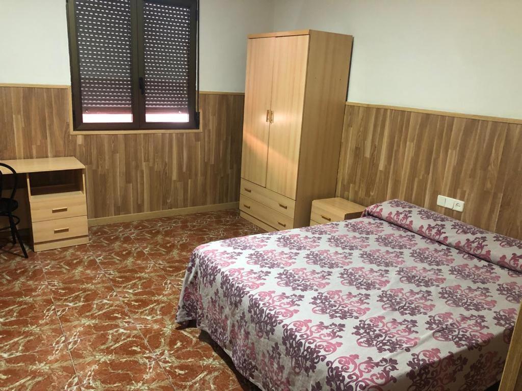 Hotel Manises Extérieur photo