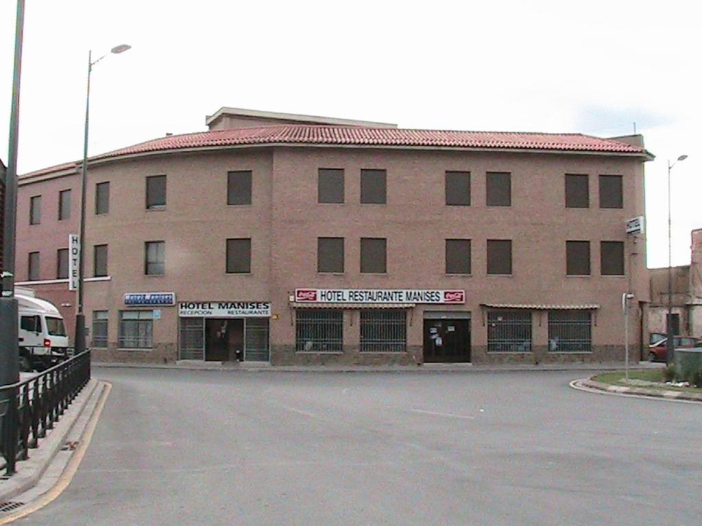 Hotel Manises Extérieur photo