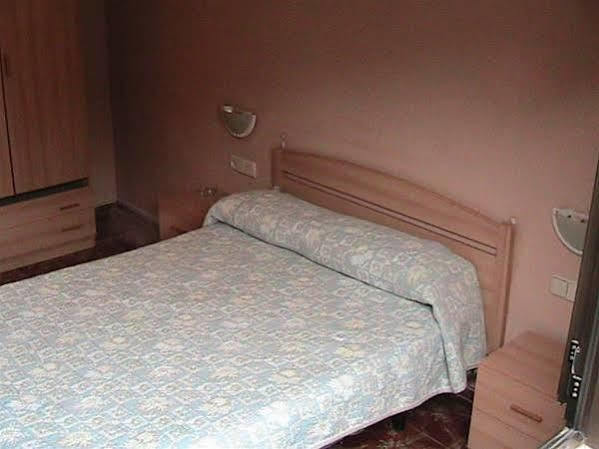 Hotel Manises Extérieur photo